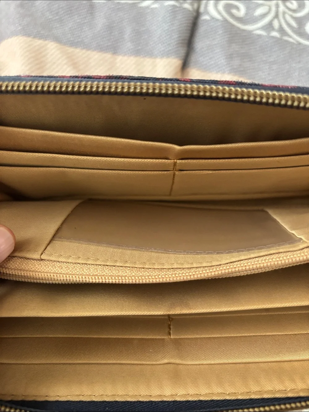 Travelon Navy and Red Patterned Zip Wallet